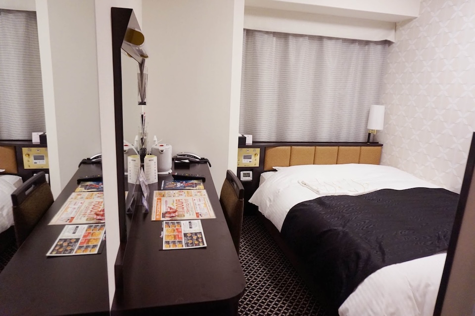 Habitación de hotel pequeña Japón
