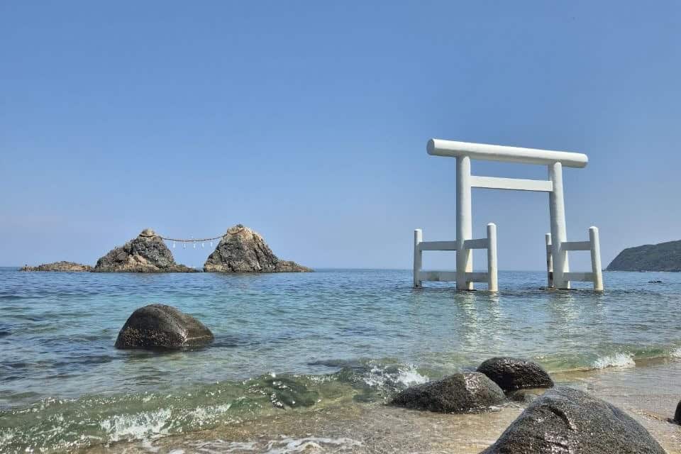 Torii de Sakurai Futamigaura en Fukuoka Kyushuu
