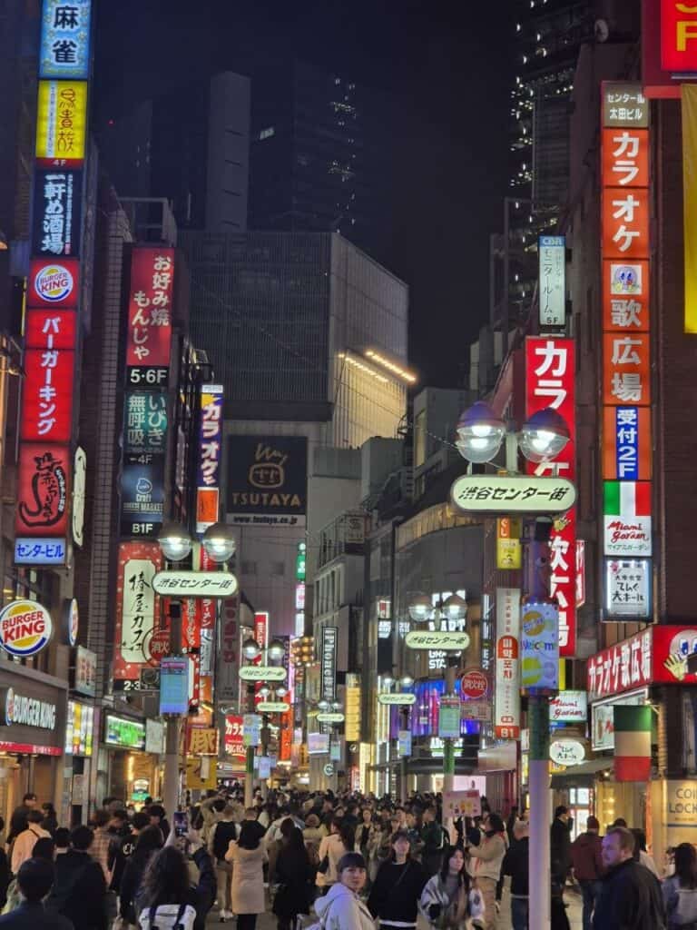 Foto de neones en Shibuya Tokio